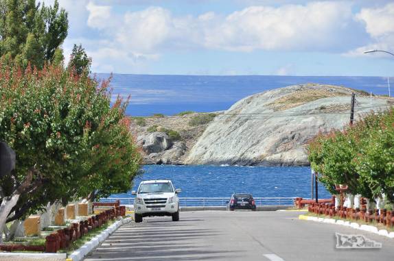 Uma charmosa alameda em Chile Chico, cidade chilena na fronteira com a Argentina e porta de entrada mais ao sul para a Carretera Austral